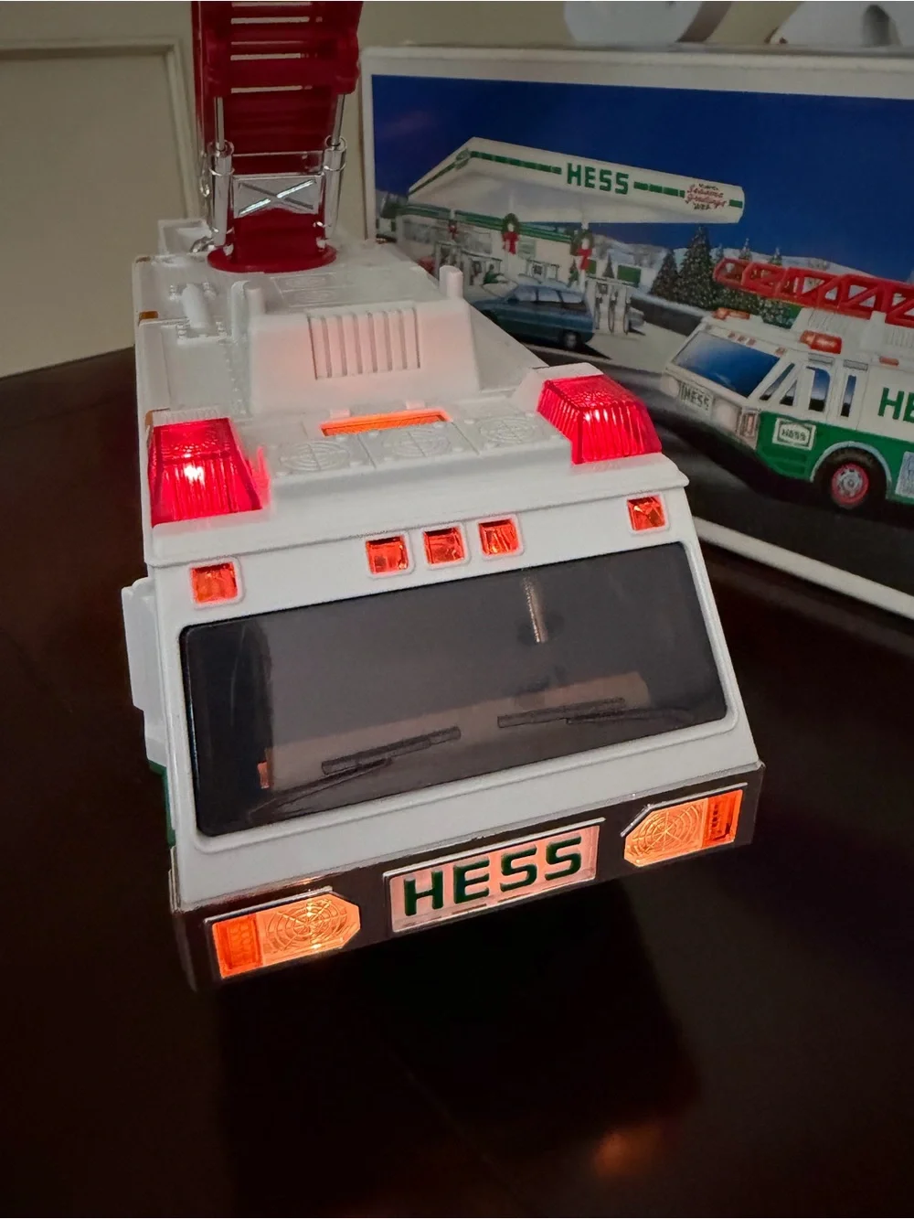 NIB Hess 1996 Vintage Emergency Ladder Truck